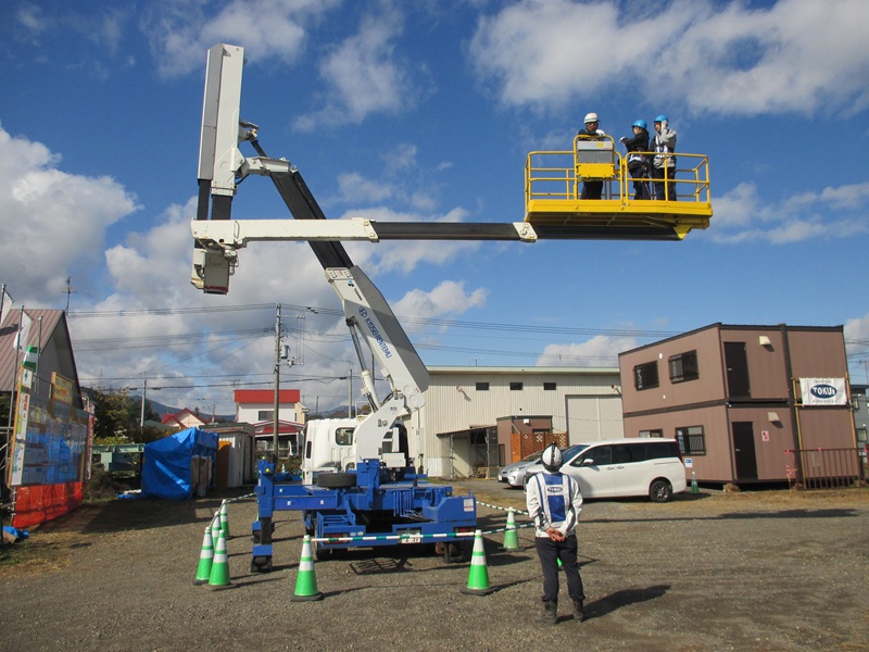 高所作業車試乗
